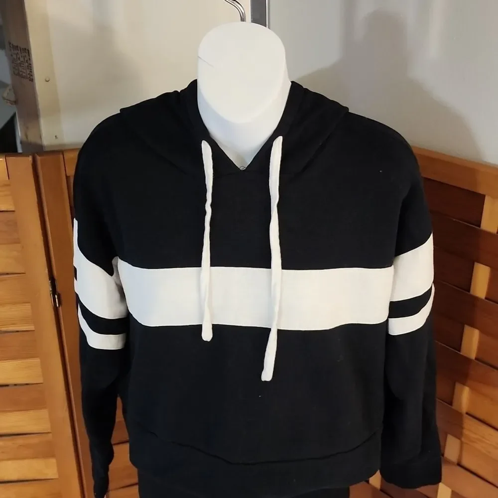 Forever 21 cropped hooded sweatshirt - Picture 5 of 8